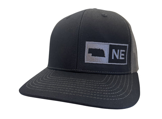 NEBRASKA TRUCKER HAT BLACK/GRAPHITE