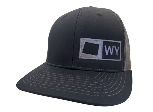 WYOMING TRUCKER HAT BLACK/GRAPHITE